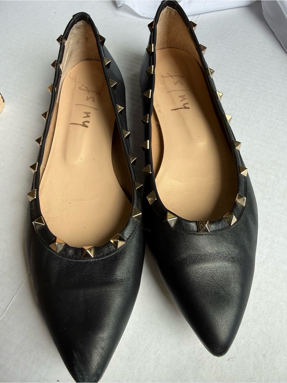 French Sole Black Pointed-Toe Flats rockstud inspired  EUC Women’s 9